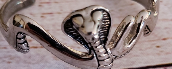 Silver tone cobra / asp bracelet - Picture 2 of 4